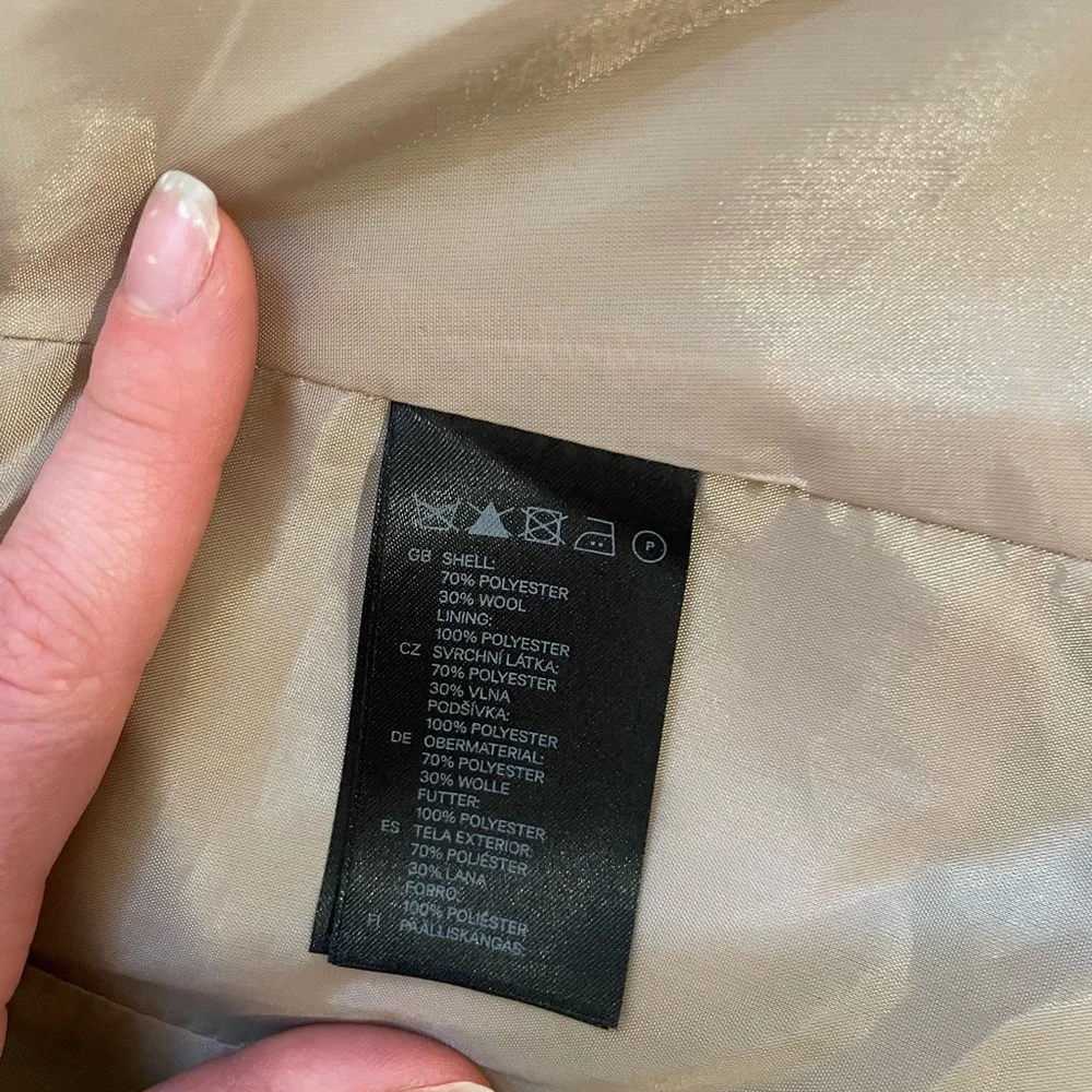 H&M Brown and Gold Blazer with Modern Tailoring - Picture 6 of 6